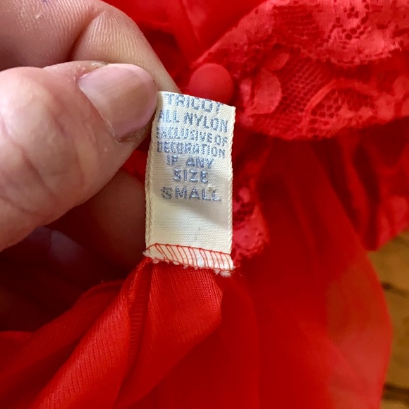 60s 70s VINTAGE | VANITY FAIR RED DOUBLE LAYER NYLON LACE VINTAGE LINGERIE SHEER - Picture 8 of 11